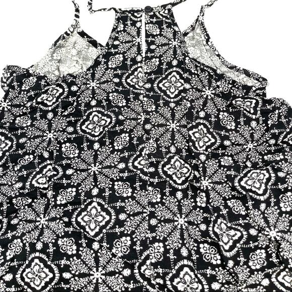 black & white halter neck sleeveless top size XS 100% rayon lace hem - Picture 4 of 7